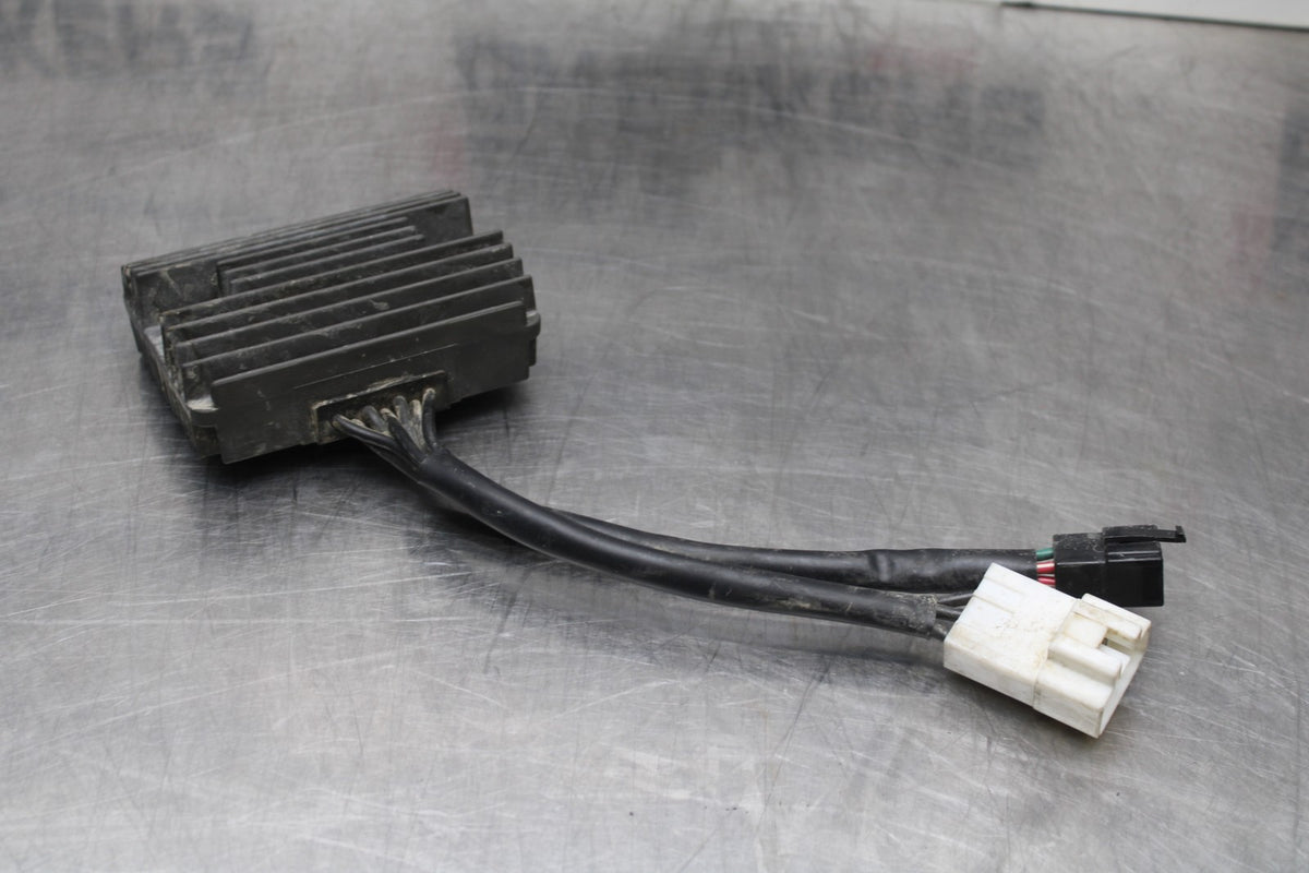 19 MOTO GUZZI V7 III RECTIFIER VOLTAGE REGULATOR BB831