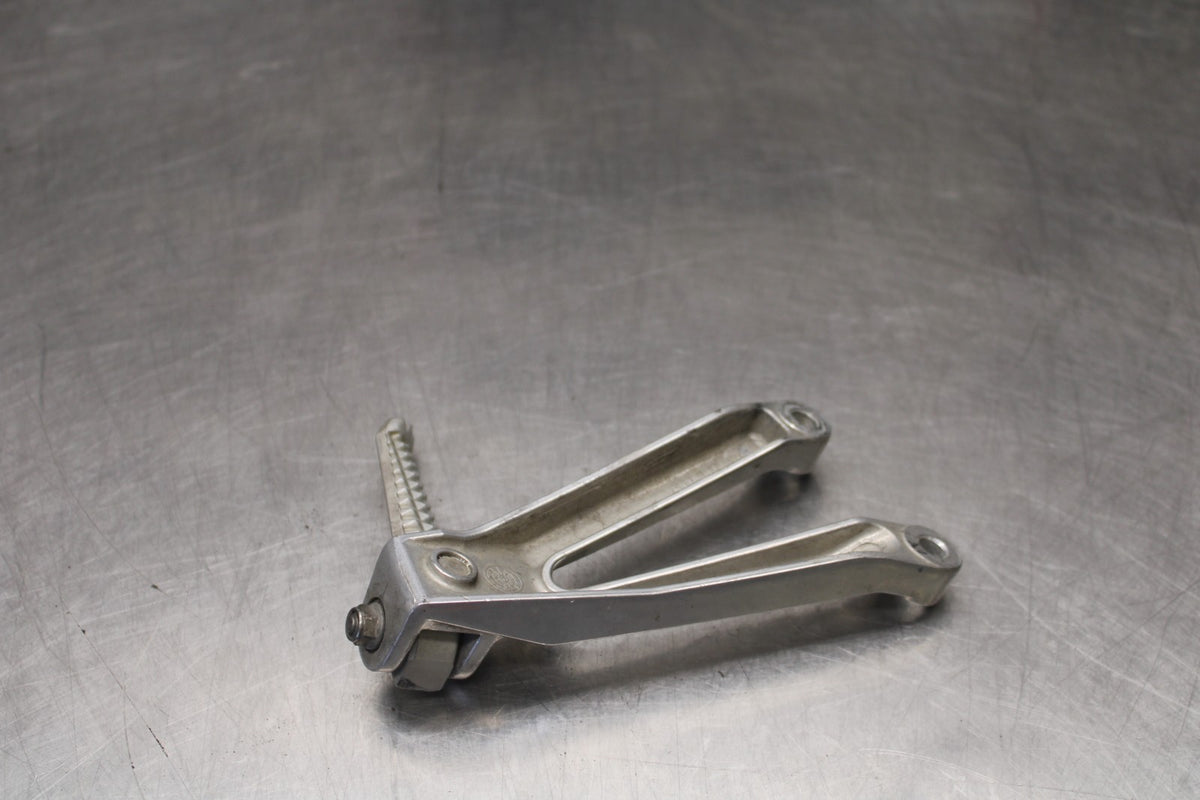 03 YAMAHA YZF R1 LEFT REAR BACK PASSENGER PEG BB895
