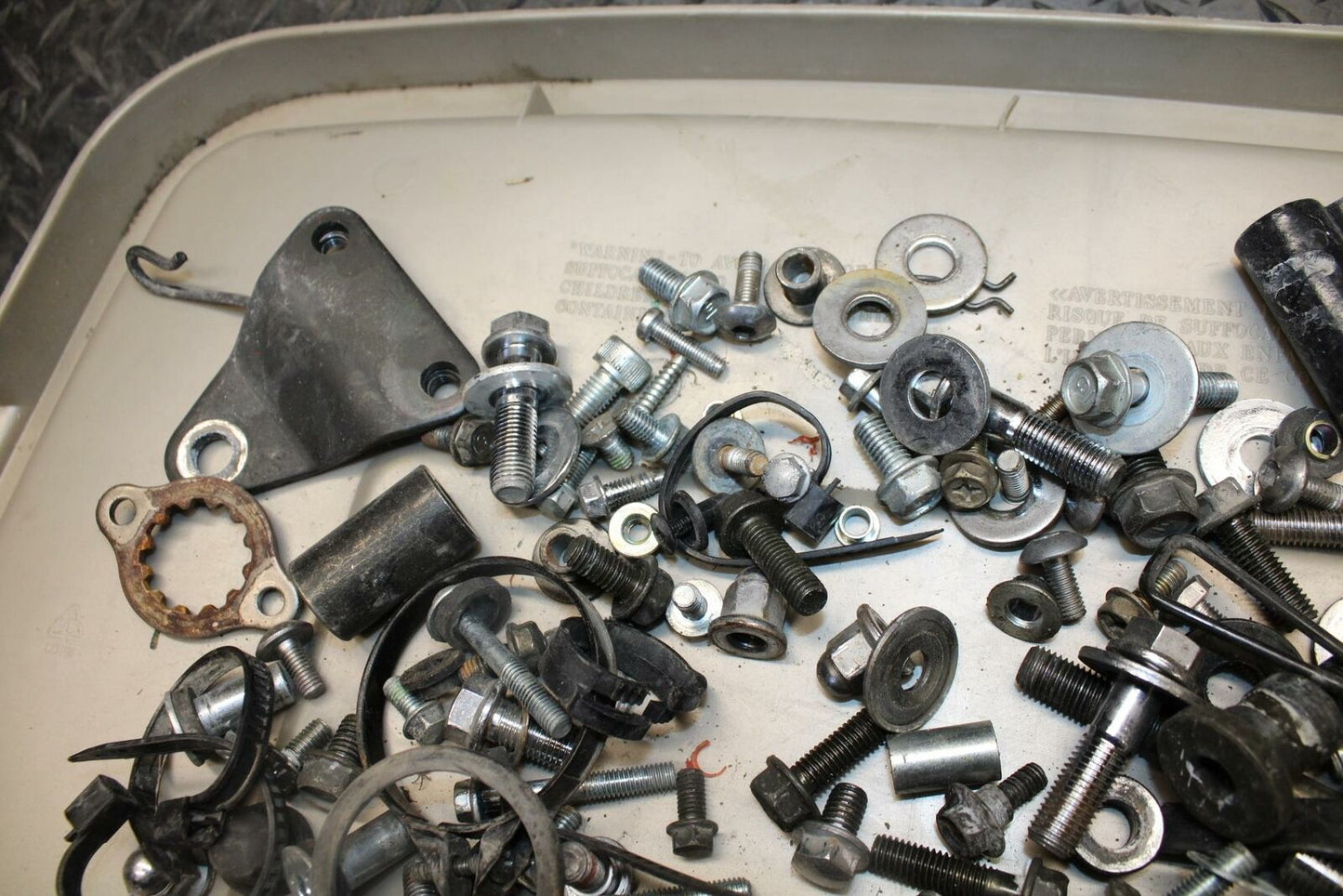 03-05 HONDA SHADOW CLASSIC 750 ENGINE  BOLTS HARDWARE MOTOR LEFTOVER  BB229