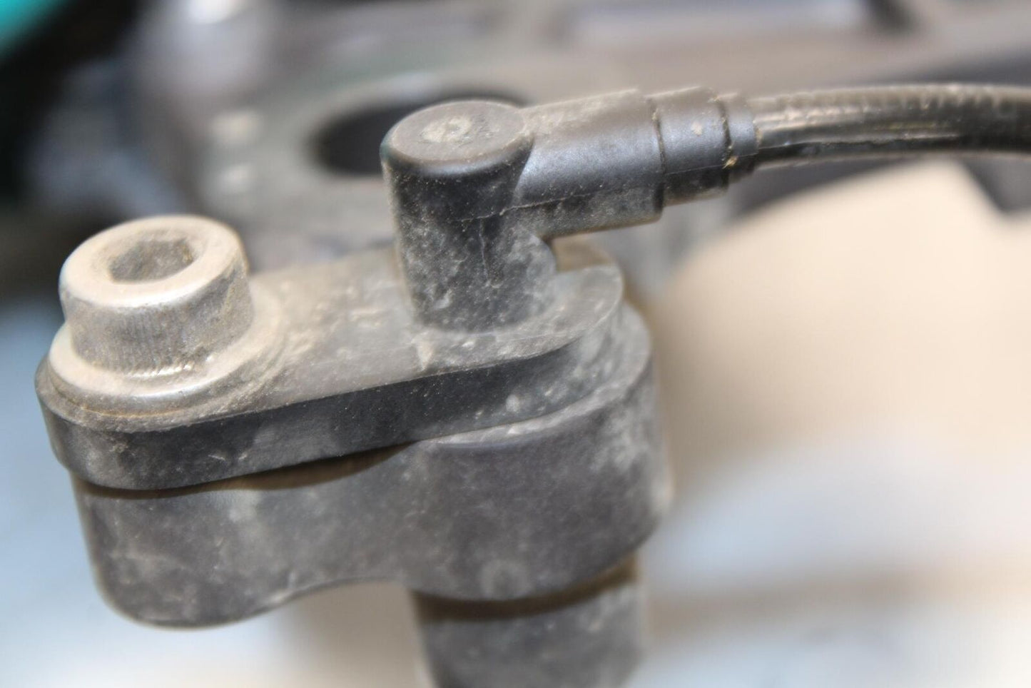 2014 Kawasaki Ninja 650 EX650E REAR BACK BRAKE CALIPER W MOUNT BRACKET BB569