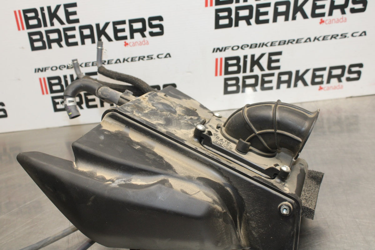 22-25 YAMAHA YZF R7 AIRBOX AIR INTAKE FILTER BOX 1WS-14401-00-00 BB769