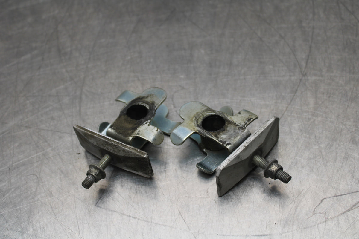 03 SUZUKI SV650S SWINGARM CHAIN TENSIONER ADJUSTMENT BRACKETS BB167