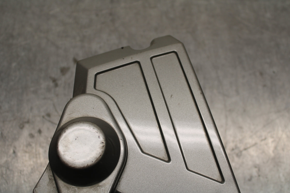 03 SUZUKI SV650S ENGINE SPROCKET COVER BB130