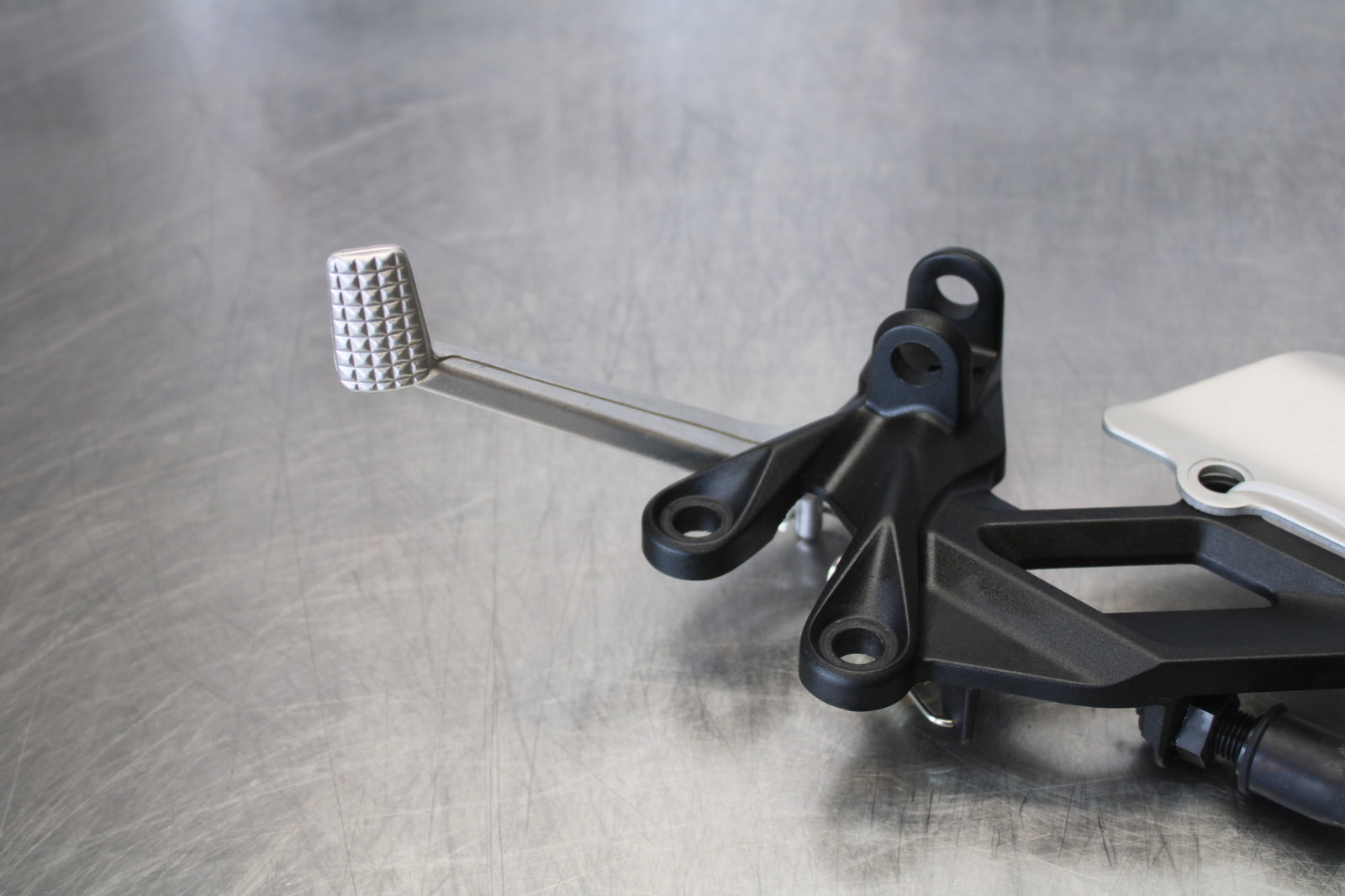 23-24 KAWASAKI NINJA ZX14R RIGHT REARSET REAR SET DRIVER FOOT PEG STOP BB169