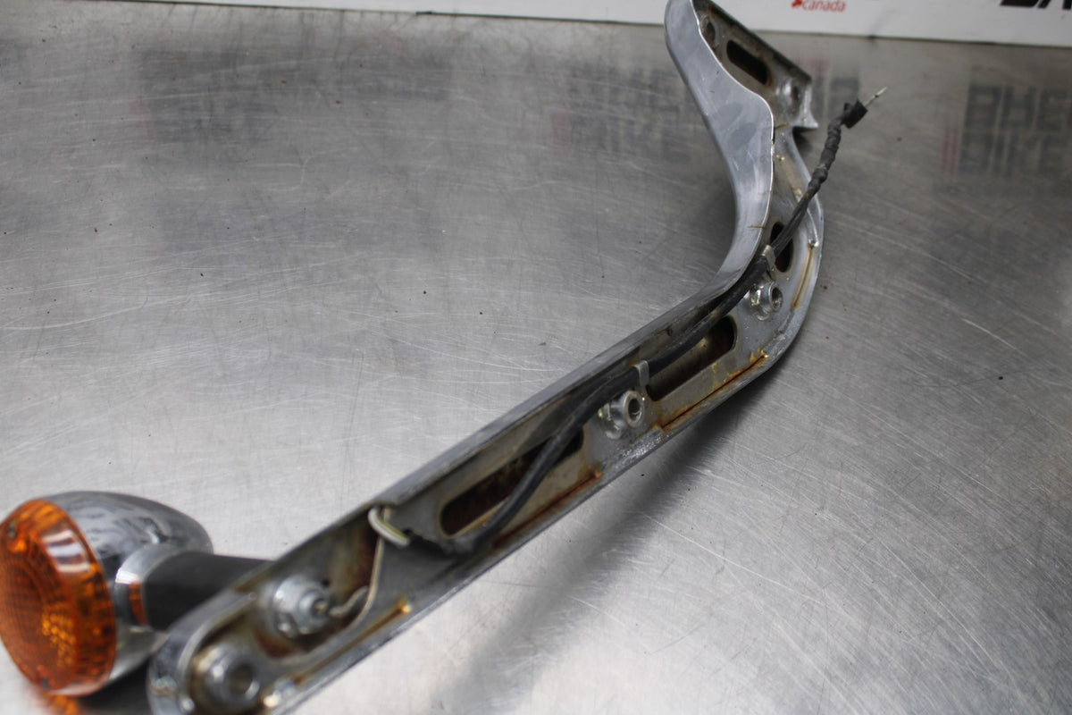 02 KAWASAKI VULCAN 800 VN800B CLASSIC REAR PASSENGER FENDER GRAB RAIL BB862