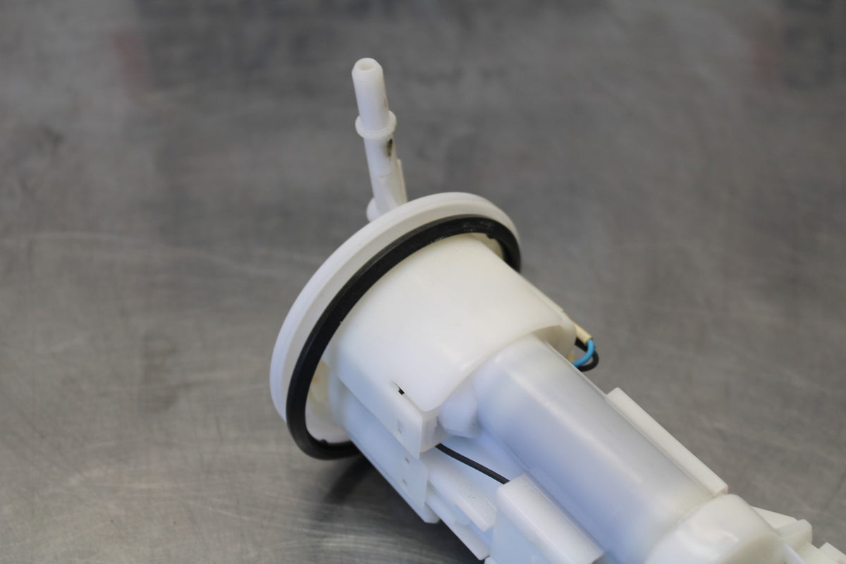 24-25 KAWASAKI ELIMINATOR 450 FUEL GAS PUMP BB869
