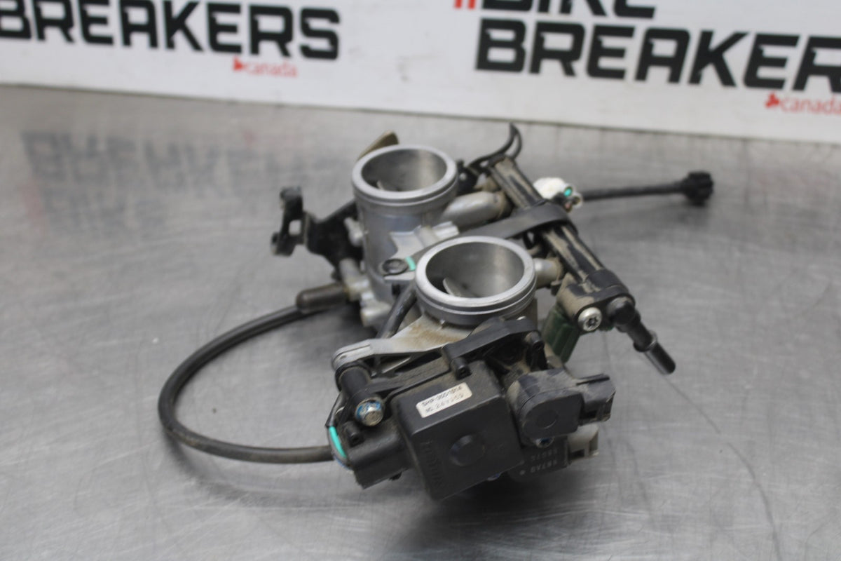 12-16 KAWASAKI NINJA 650 EX650F ABS MAIN FUEL INJECTORS / THROTTLE BODIES  BB860
