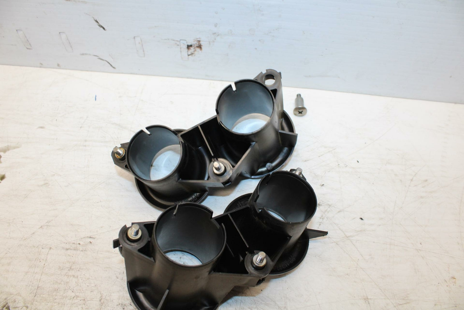 05-06 HONDA CBR600RR  INTAKE VELOCITY STACKS 17225-MEE-000 17226-MEE-000 BB307