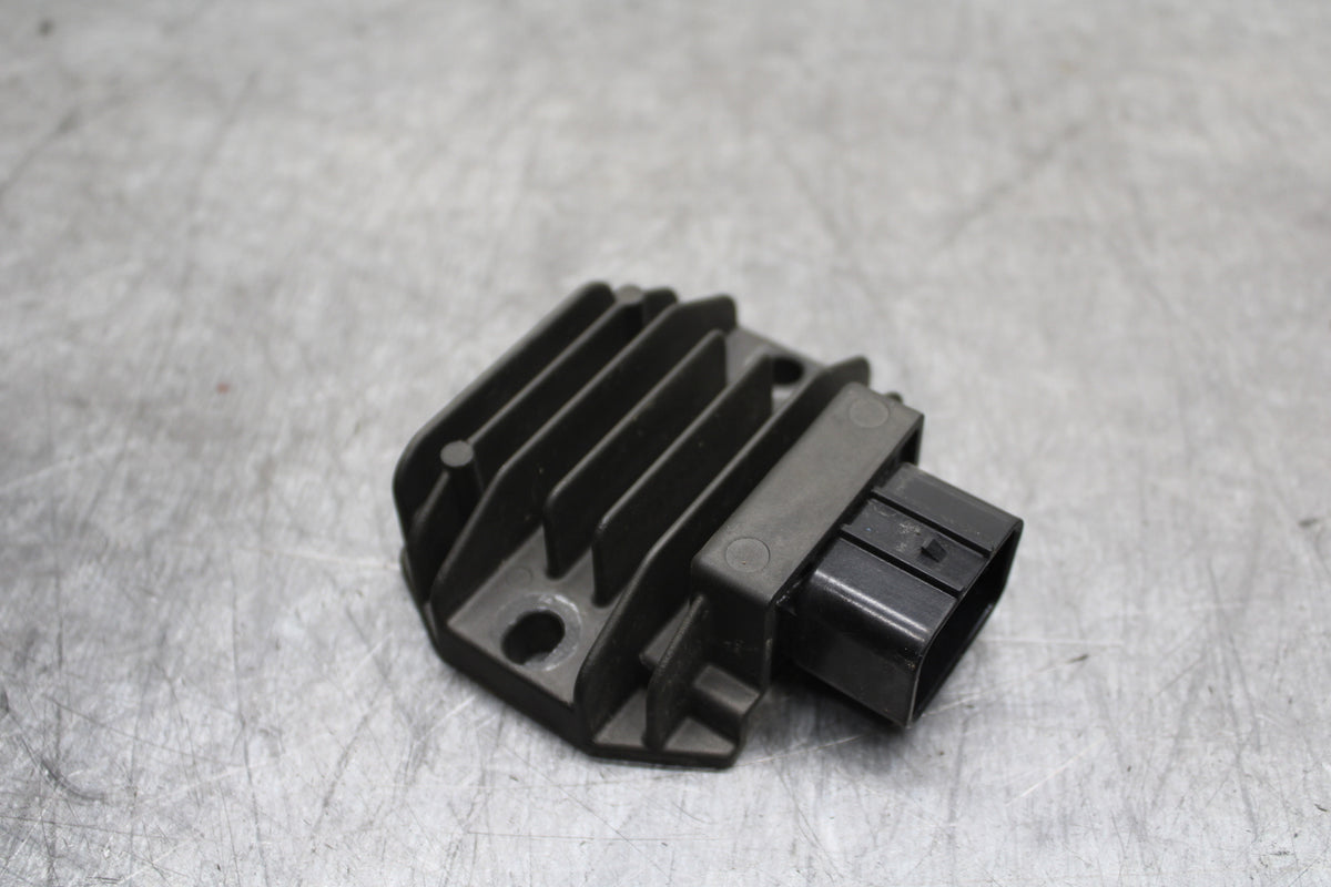 22-24 YAMAHA XSR900 RECTIFIER VOLTAGE REGULATOR BB710