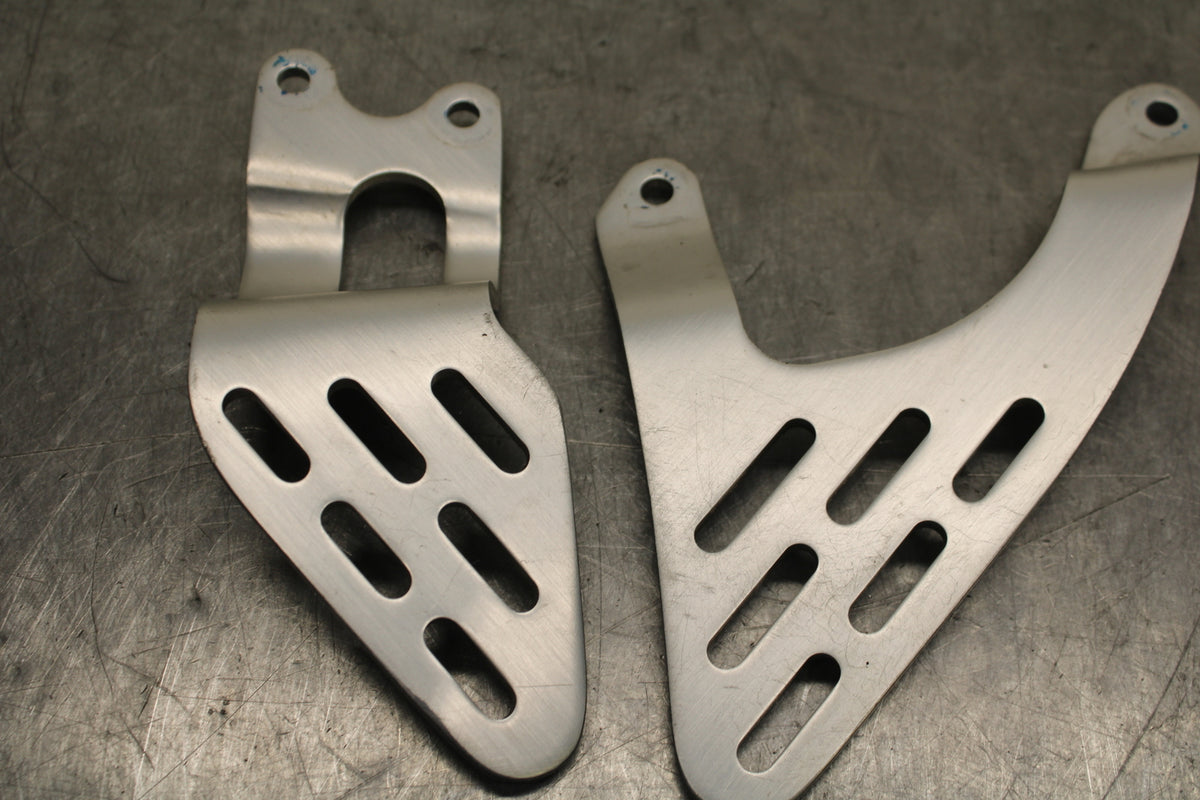 03-05 YAMAHA YZF R6  REARSET REAR SET HEEL GUARD COVER SET BB132