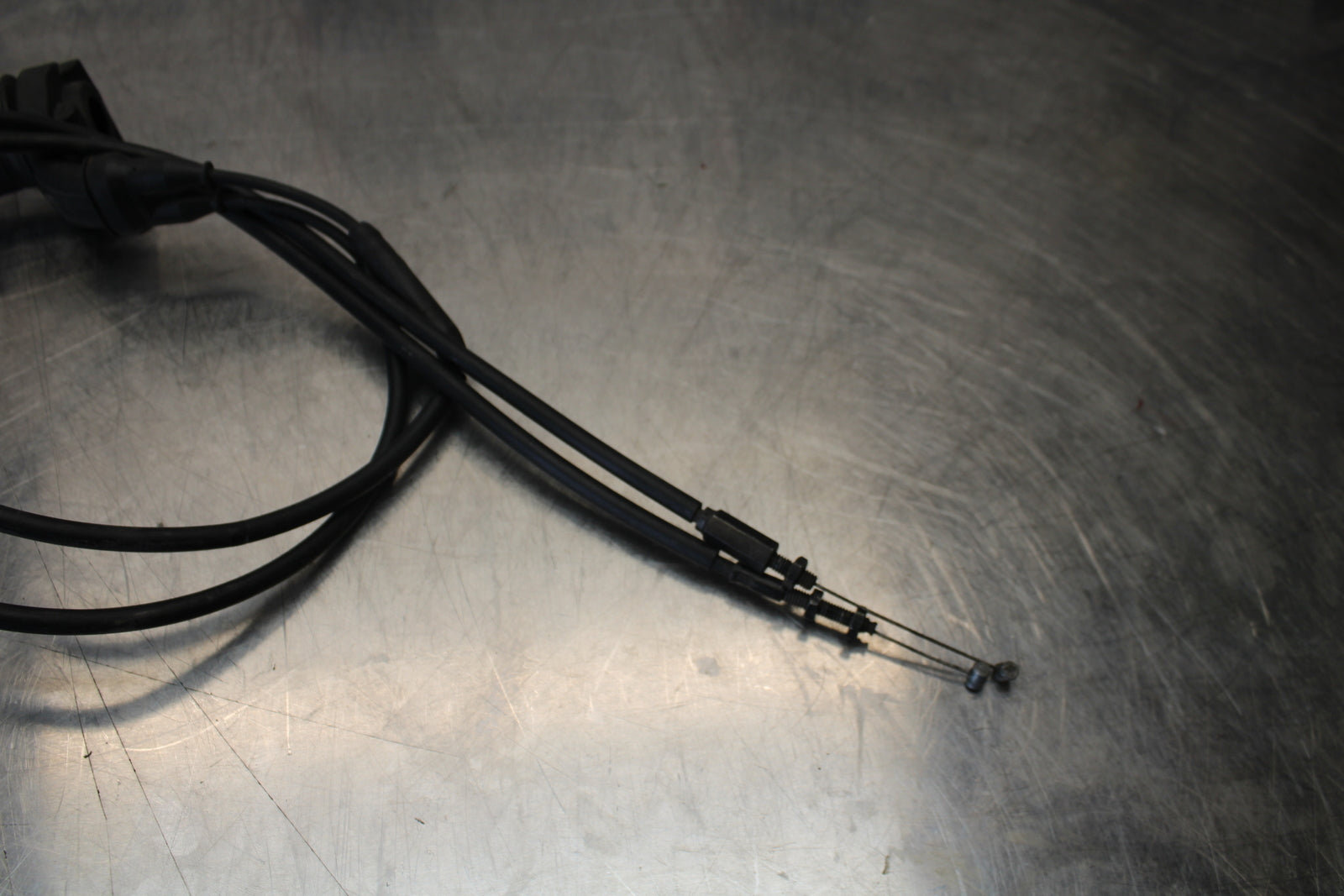 14-17 YAMAHA FZ07 THROTTLE CABLE LINE HOUSING GUIDE BB162