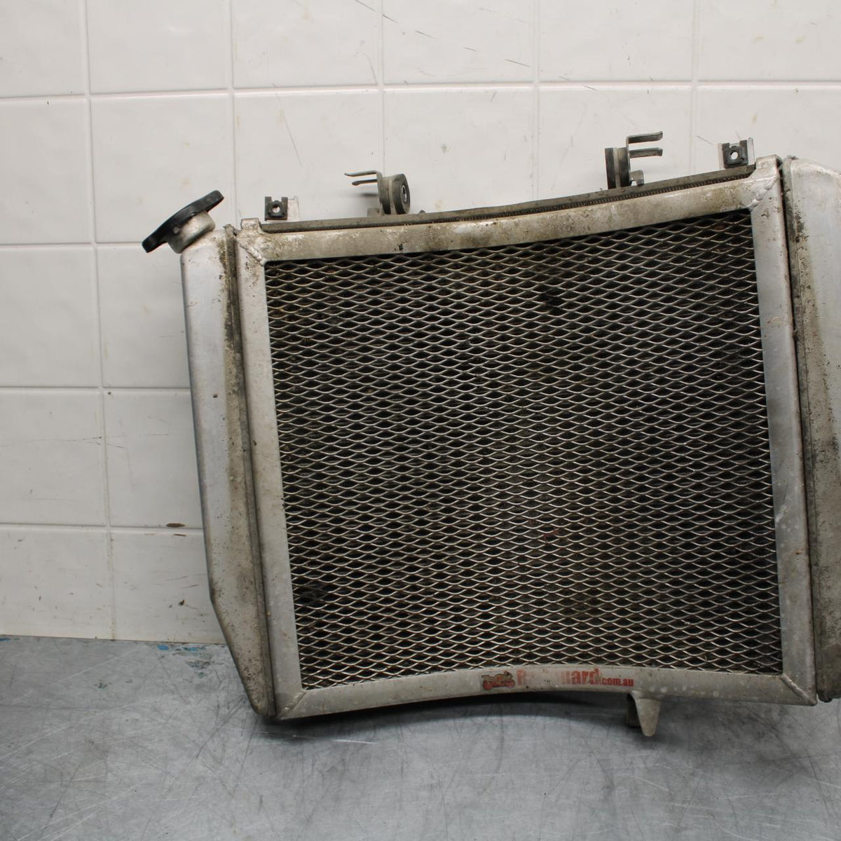 07-08 KAWASAKI CONCOURS 1400 ABS ENGINE RADIATOR MOTOR COOLER GUARD  BB449