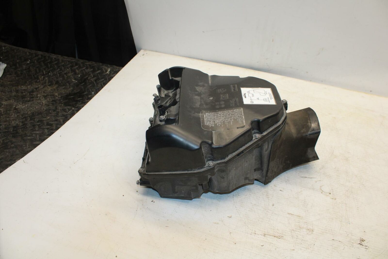 07-16 TRIUMPH STREET TRIPLE AIRBOX AIR INTAKE FILTER BOX BB361