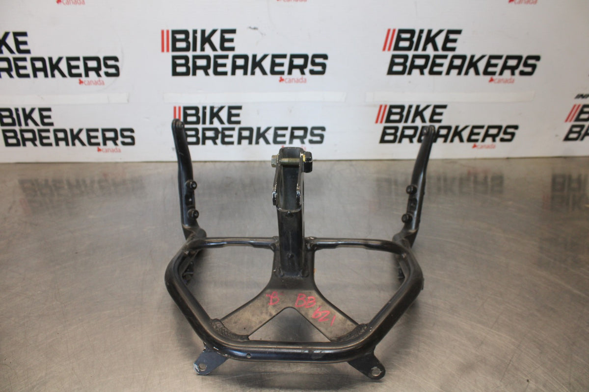 01-02 SUZUKI GSXR750 UPPER FAIRING MIRROR GAUGES STAY BRACKET BB621