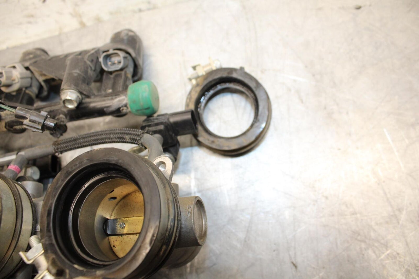 17-19 YAMAHA FZ09 MAIN FUEL INJECTORS / THROTTLE BODIES BB480