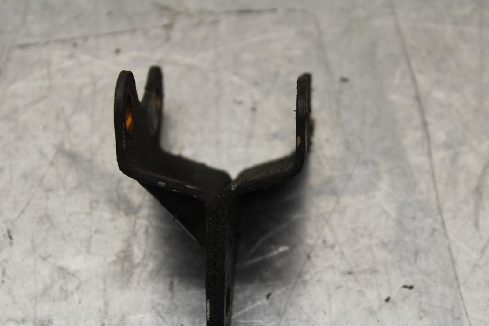 1979 Yamaha XS1100 ENGINE MOUNT MOTOR BRACKET BB572