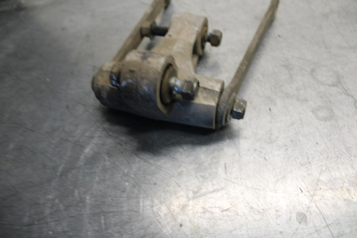 89-90 YAMAHA FZR600 REAR DOGBONE SHOCK LINKAGE LINK BB76