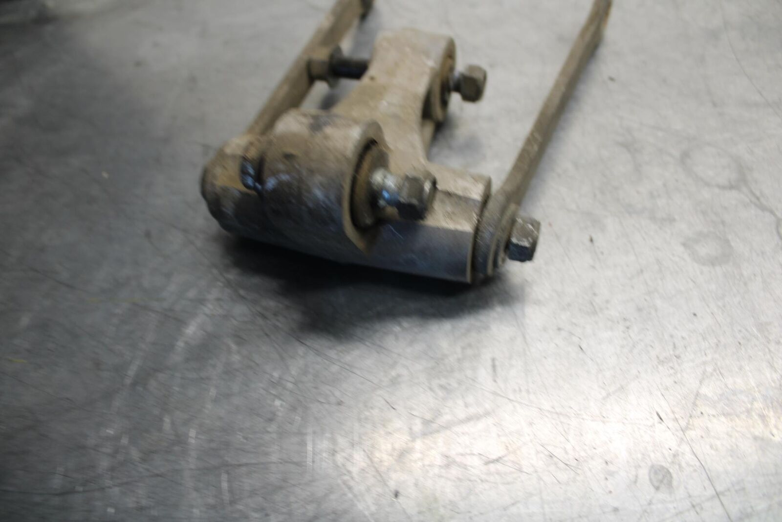 89-90 YAMAHA FZR600 REAR DOGBONE SHOCK LINKAGE LINK BB76
