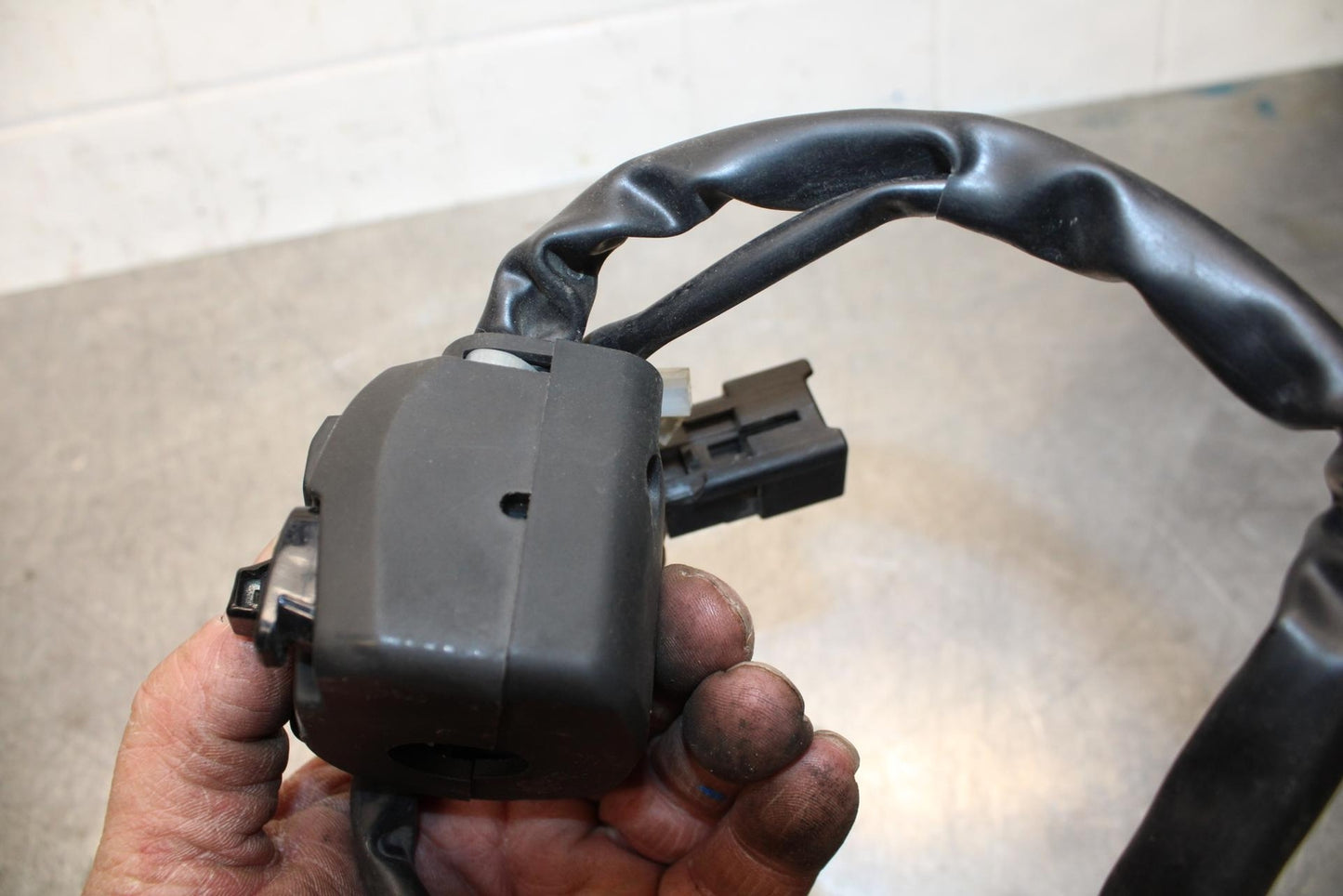 08-09 KAWASAKI NINJA ZX14R LEFT CLIP ON HANDLE HORN SIGNALS SWITCH SWITCHES BB73