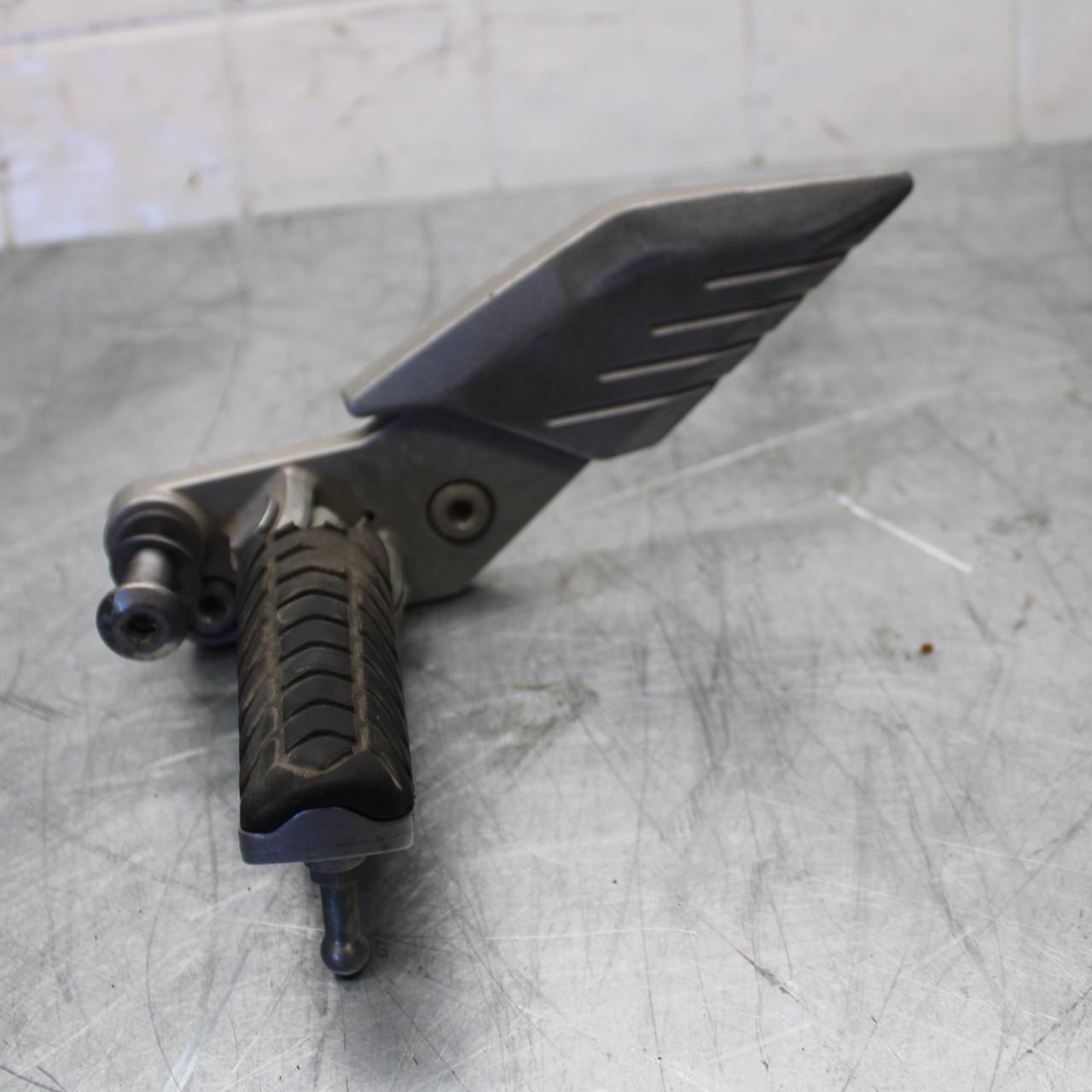 07-08 KAWASAKI CONCOURS 1400 ABS LEFT REARSET REAR SET DRIVER FOOT PEG  BB449