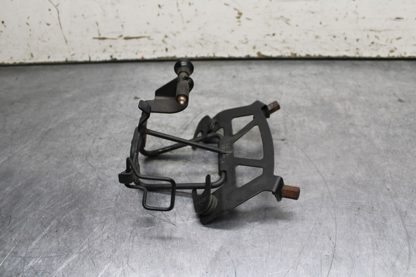 12-13 KAWASAKI Z1000 UPPER FAIRING GAUGES STAY BRACKET BB743