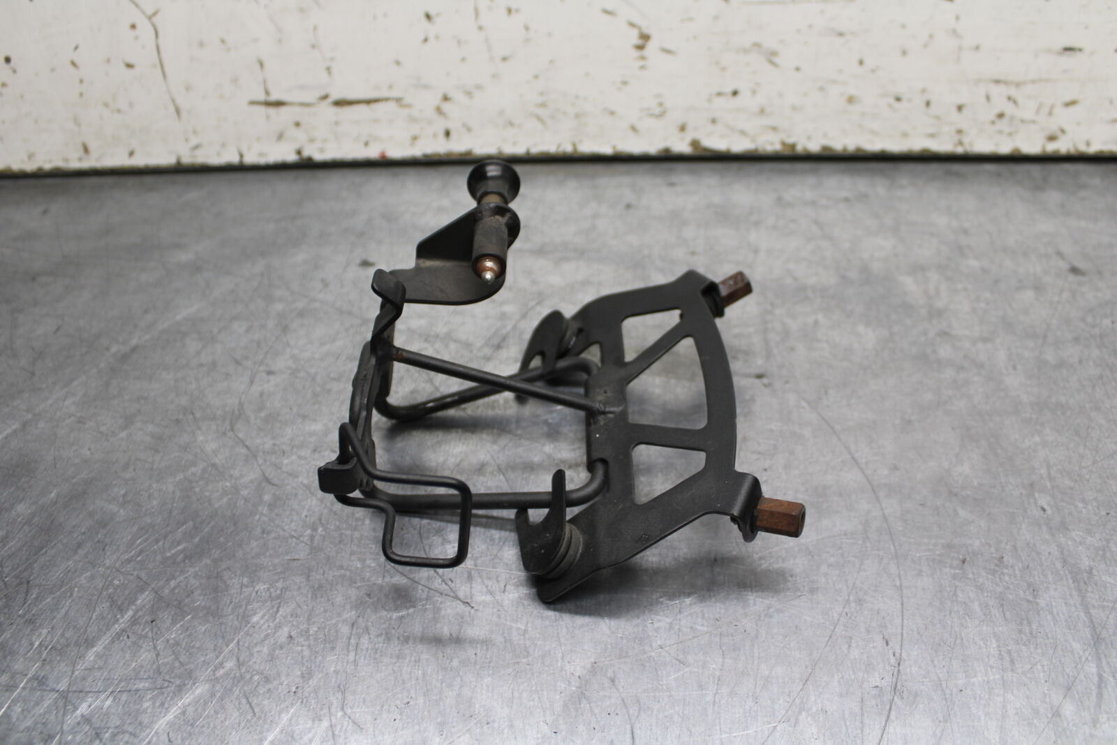 12-13 KAWASAKI Z1000 UPPER FAIRING GAUGES STAY BRACKET BB743