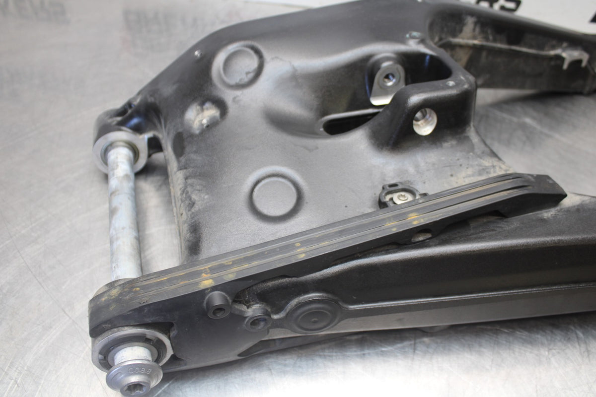 20-23 BMW F900R REAR SWINGARM BACK SUSPENSION SWING ARM BB923