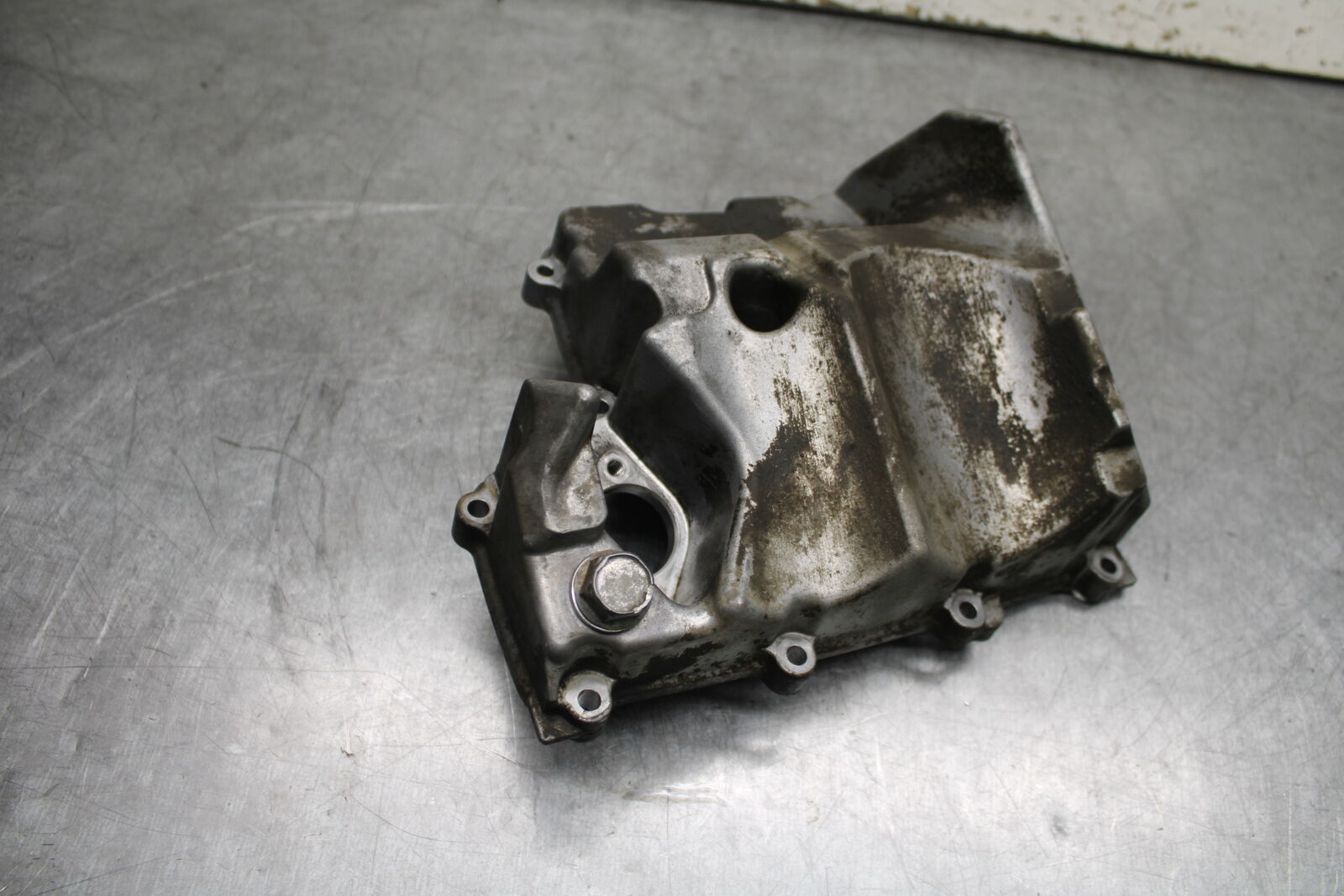 06 YAMAHA YZF R6 ENGINE MOTOR BOTTOM OIL PAN COVER BB716