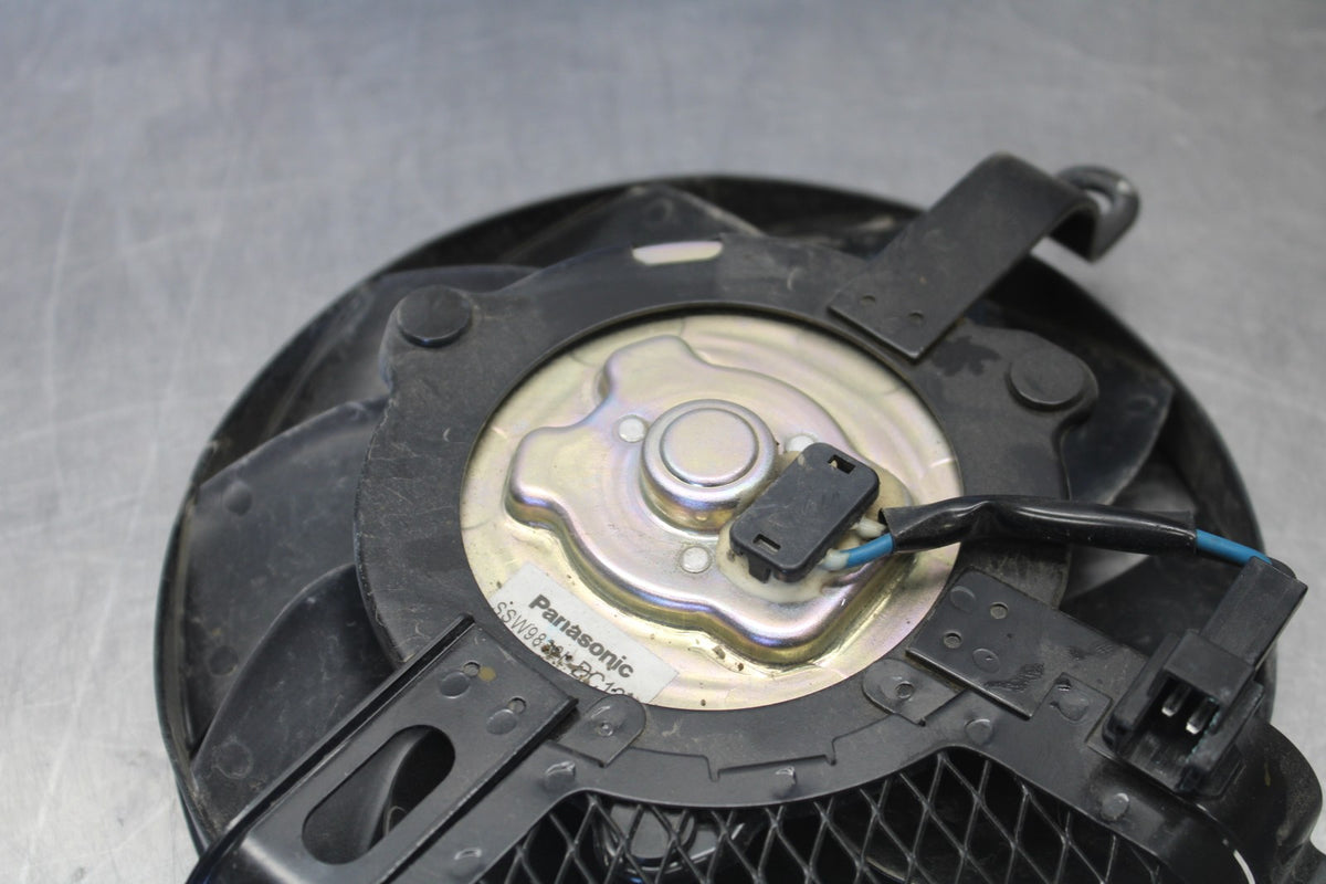 18 SUZUKI GSXR750 ENGINE RADIATOR COOLING FAN BB891