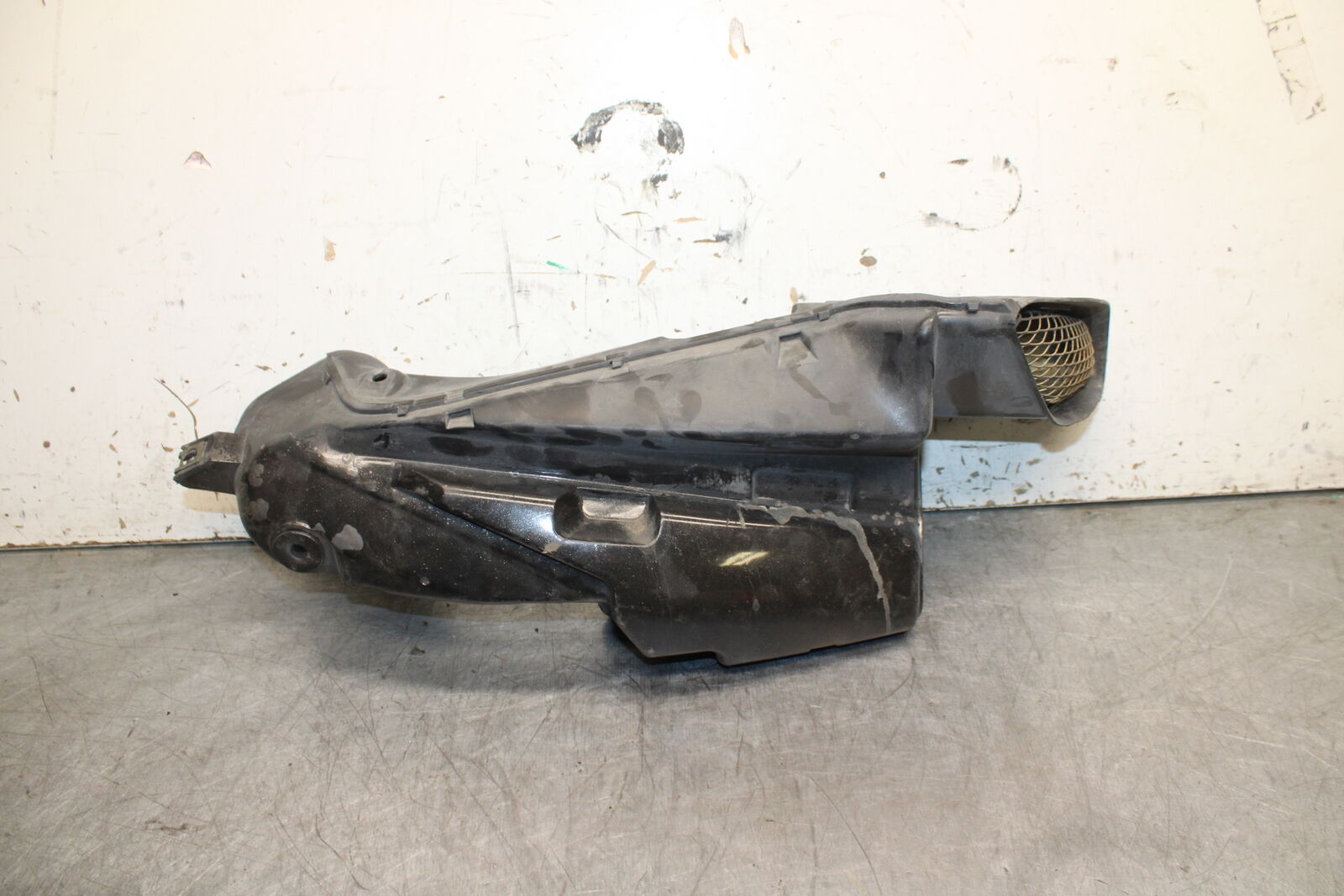 06-07 SUZUKI GSXR 600 RIGHT RAM AIR INTAKE DUCT TUBE BB737