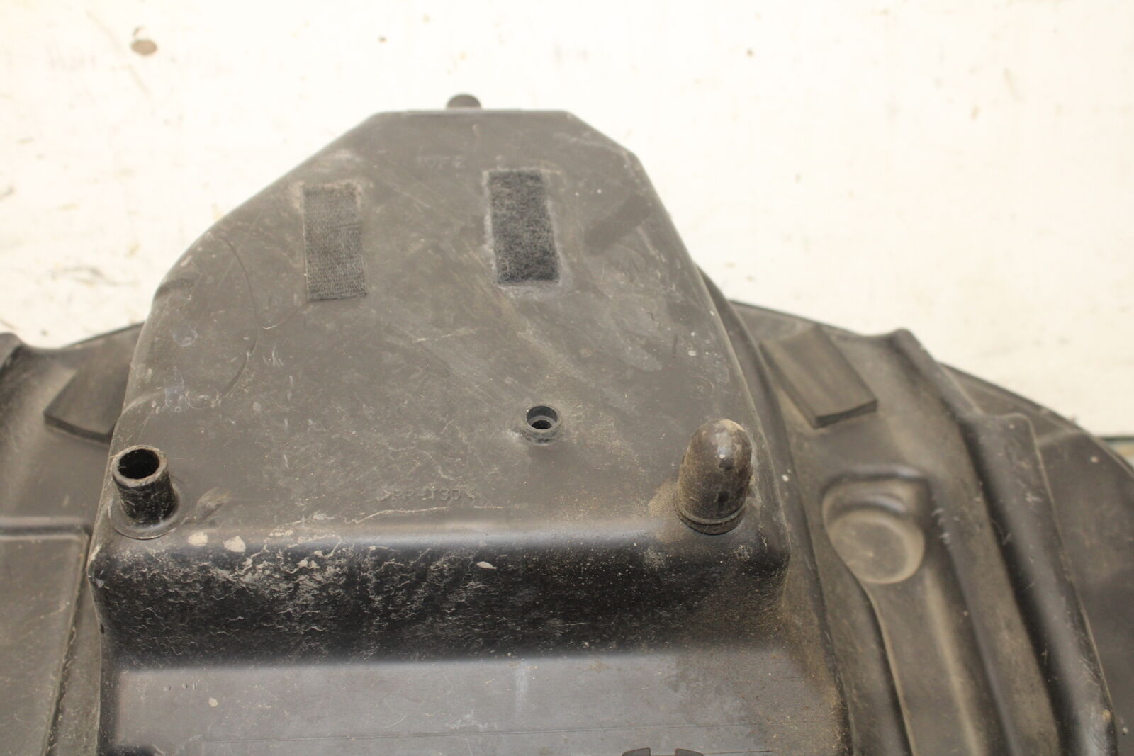 05-09 SUZUKI BOULEVARD C90 AIRBOX AIR INTAKE FILTER BOX BB692