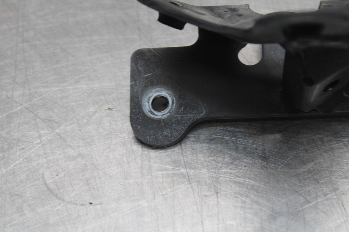 2006 Suzuki Boulevard C90 FRONT HEADLIGHT LIGHT MOUNT BRACKET BB849