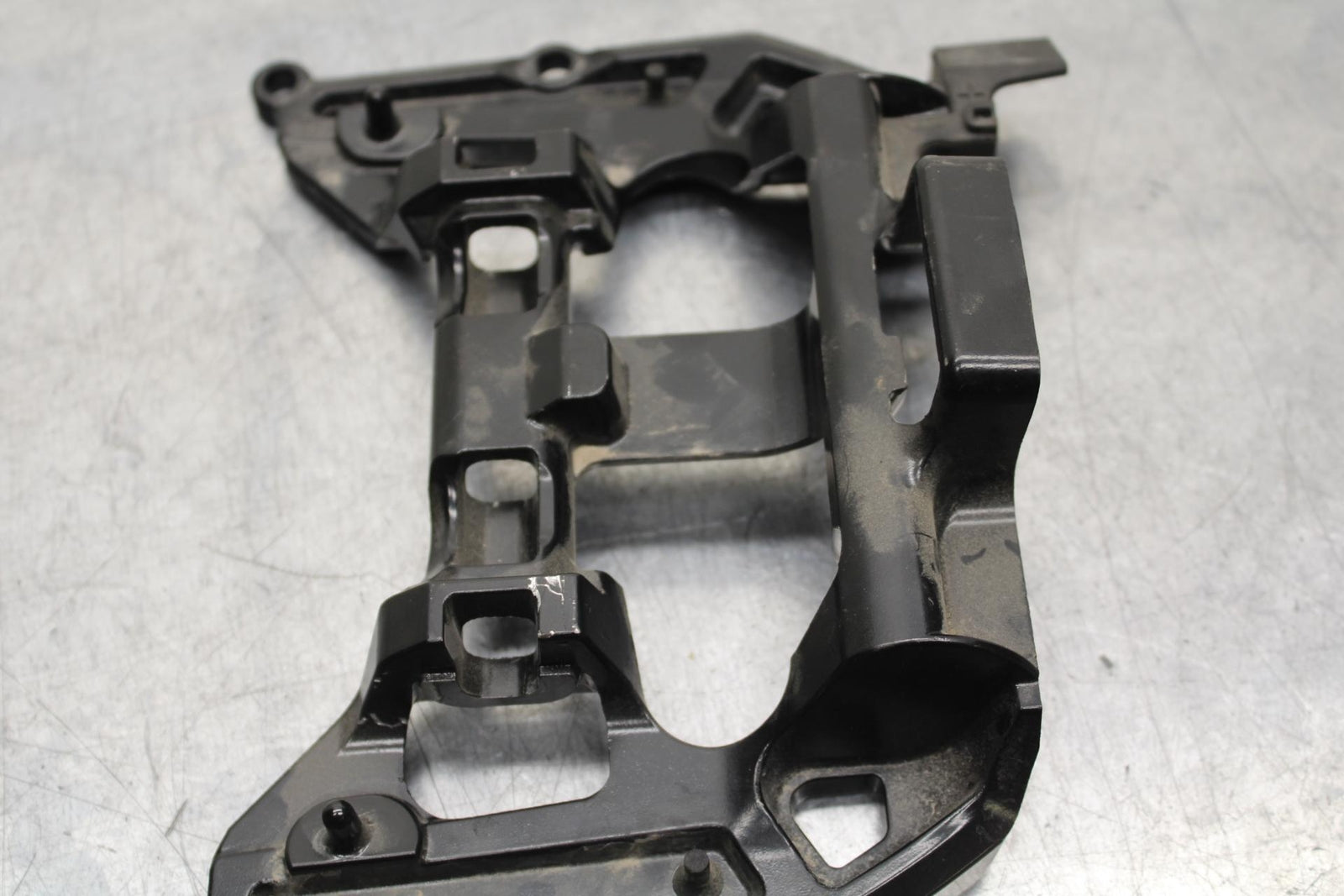 20-21 YAMAHA XSR900 GAS TANK FUEL CELL PETROL RESERVOIR BRACKET  BB599