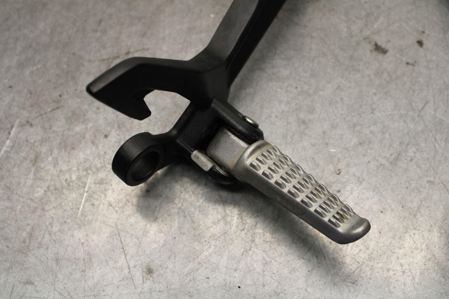 18-23 KAWASAKI NINJA 400 REAR BACK PASSENGER PEG SET PAIR  BB660