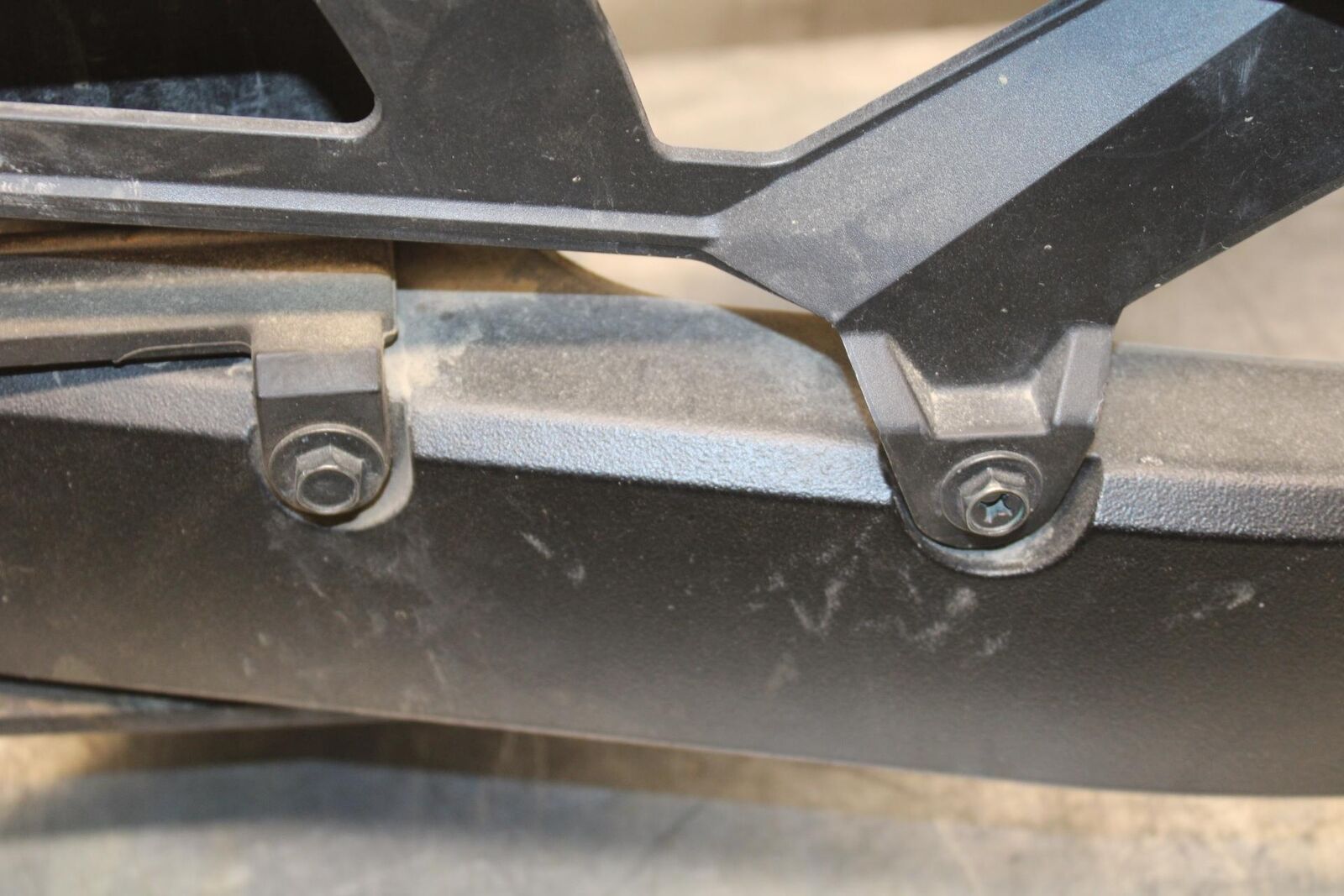 2015 Suzuki GSXR750 REAR SWINGARM BACK SUSPENSION SWING ARM BB595