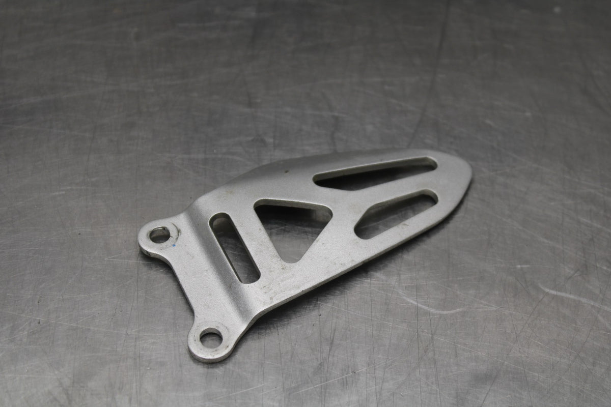 11-24 SUZUKI GSXR750 RIGHT REARSET REAR SET HEEL GUARD COVER BB810