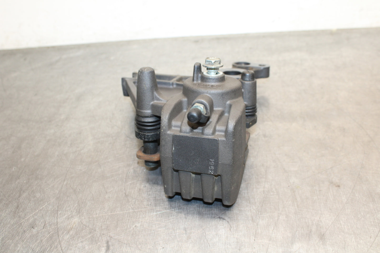 12-17 KAWASAKI NINJA 650 REAR BACK BRAKE CALIPER W MOUNT BRACKET BB129