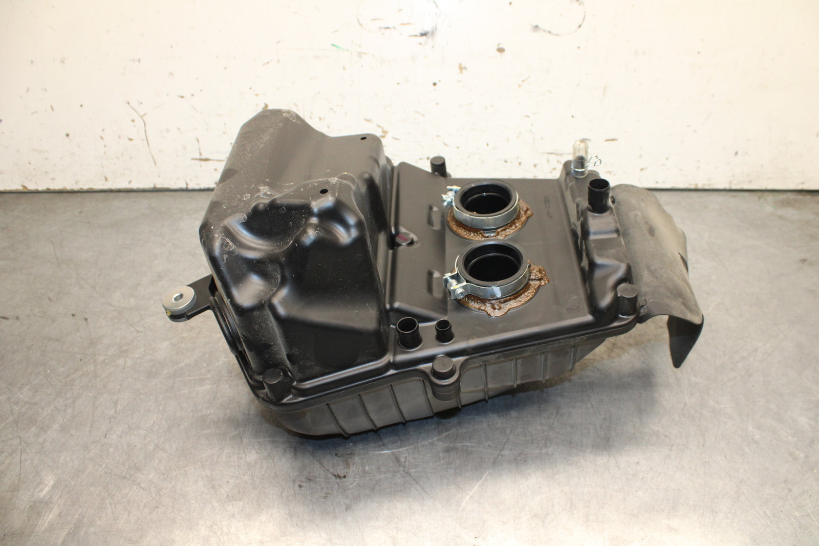 24 KAWASAKI NINJA 500 ABS AIRBOX AIR INTAKE FILTER BOX BB730