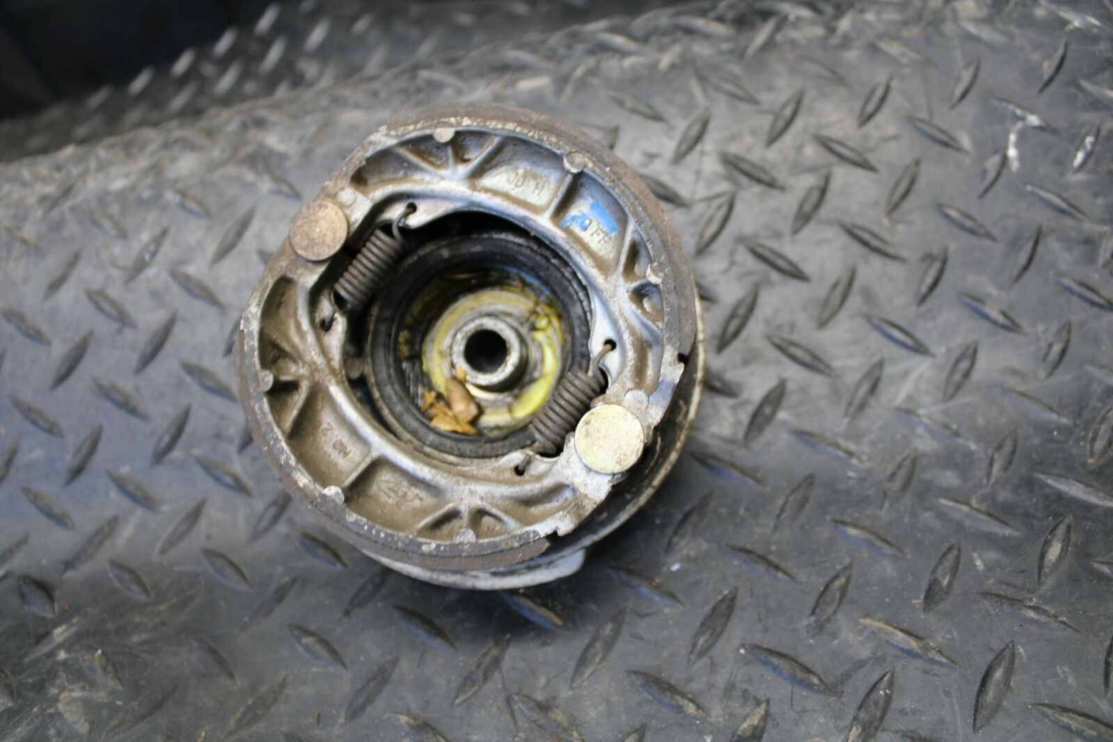 77 HONDA CT 70 TRAIL FRONT WHEEL HUB BRAKE BB234
