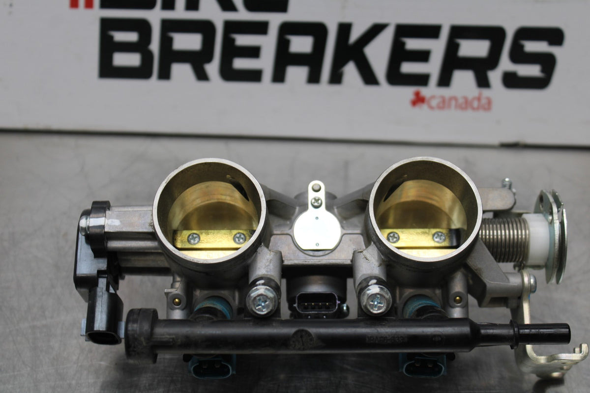 22-25 YAMAHA YZF R7 MAIN FUEL INJECTORS / THROTTLE BODIES  BB176