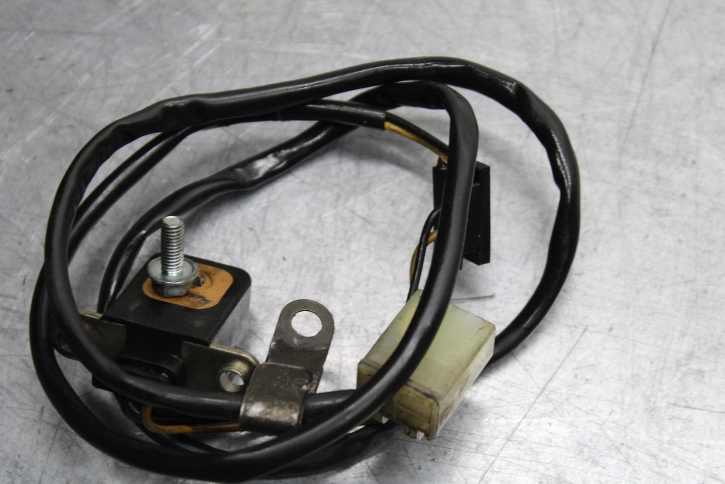 00-01 KAWASAKI ZZR600 ENGINE COVER IGNITION PICKUP BB568