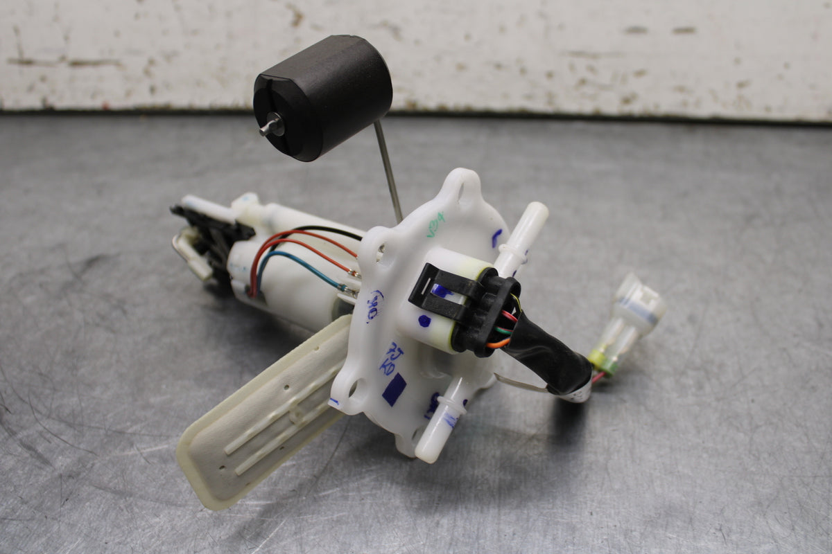 17-24 KTM 390 DUKE FUEL PUMP GAS PETROL SENDER UNIT BB734
