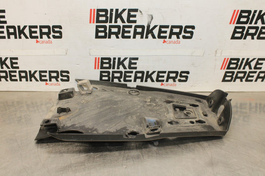 23 KAWASAKI Z900RS REAR BACK TAIL UNDERTAIL FAIRING COWL FENDER BB935