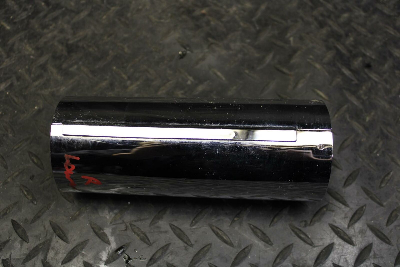 06 YAMAHA V STAR 1100 RIGHT FRONT FORK LOWER COVERS BOTTOM GUARDS SHIELD BB184
