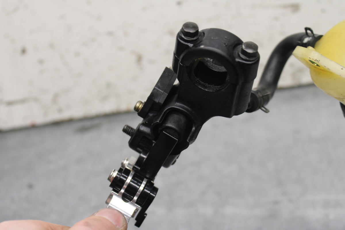 93 SUZUKI GSXR750W FRONT BRAKE MASTER CYLINDER w/ LEVER  BB112