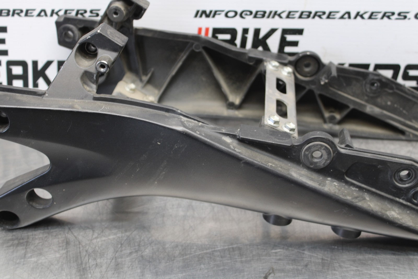 06-07 SUZUKI GSXR 600 FRONT SUBFRAME SUB FRAME BB178