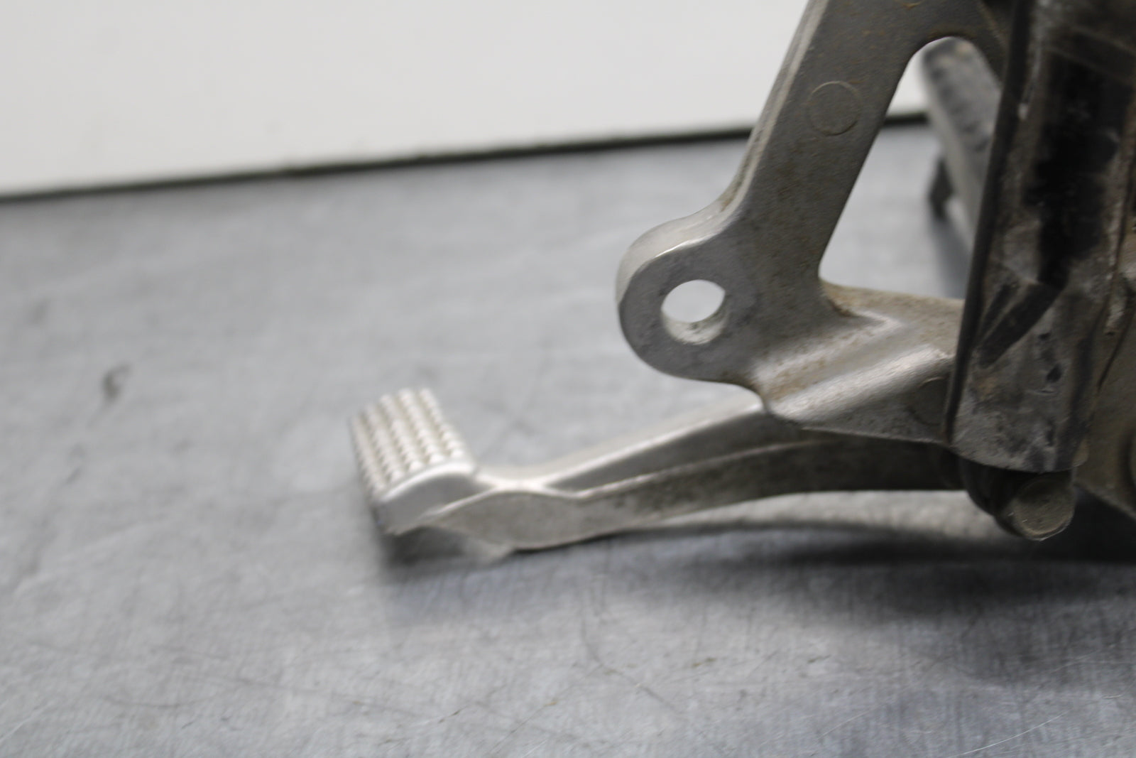 93-94 KAWASAKI NINJA ZX7R RIGHT REARSET REAR SET DRIVER FOOT PEG REST STOP BB124