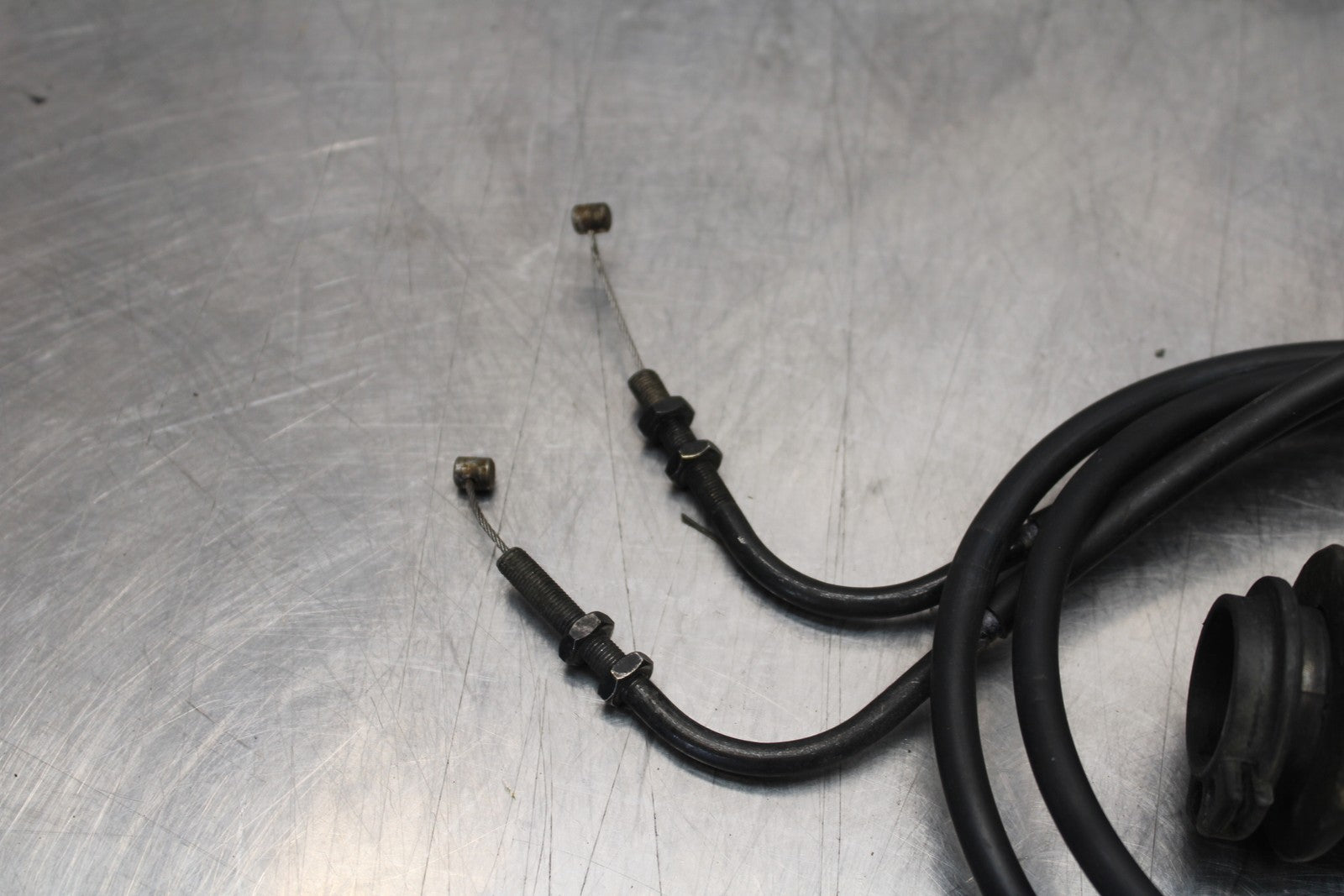 05 TRIUMPH ROCKET III THROTTLE CABLES LINES BB186