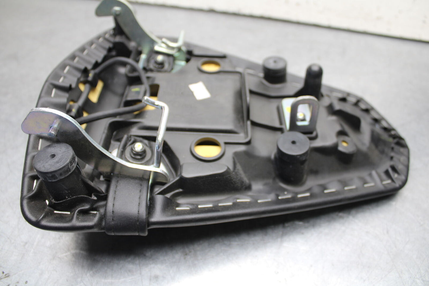 15-17 YAMAHA YZF R3 REAR BACK PASSENGER TANDEM SEAT PAD SADDLE PILLION BB651