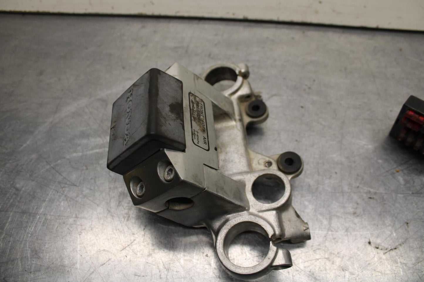 1985 Honda Shadow 500 VT500C FORKS UPPER TRIPLE TREE CLAMP 53230-MF5-000 BB615